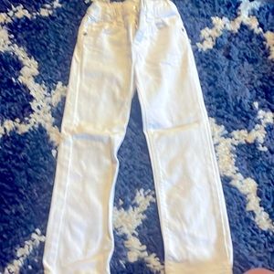 Old navy karate skinny Jean with built in flex size 4t in white